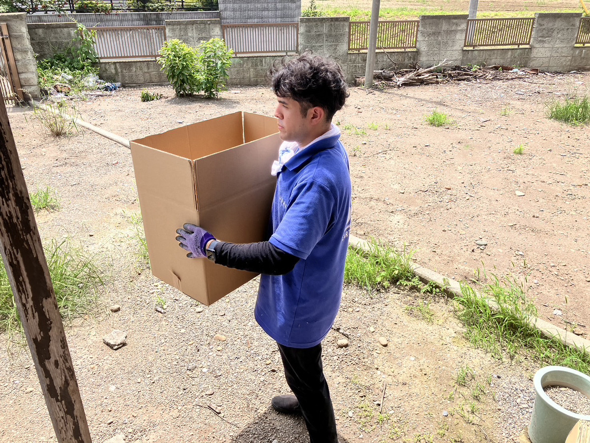 ごみ屋敷状態の部屋の片づけ